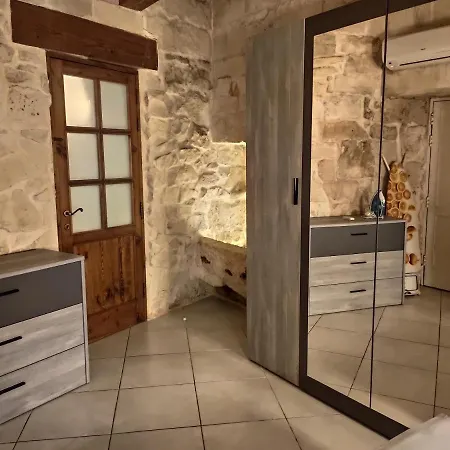 Margerita Villa Qrendi