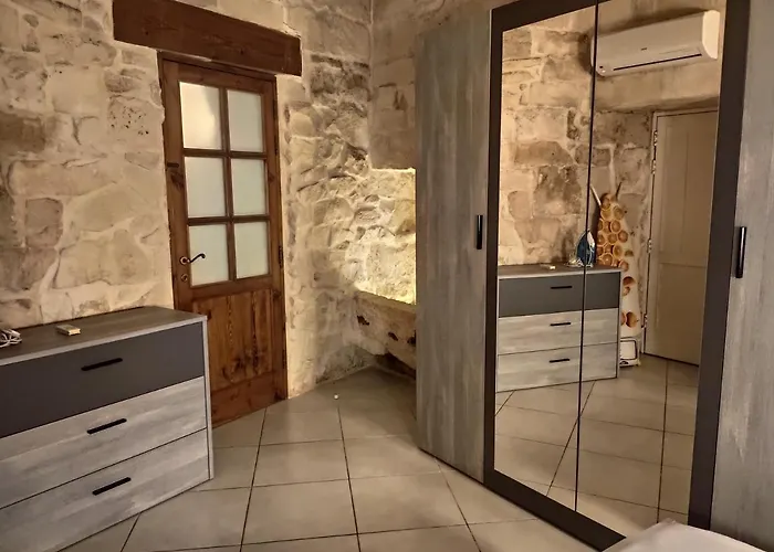 Margerita Villa Qrendi